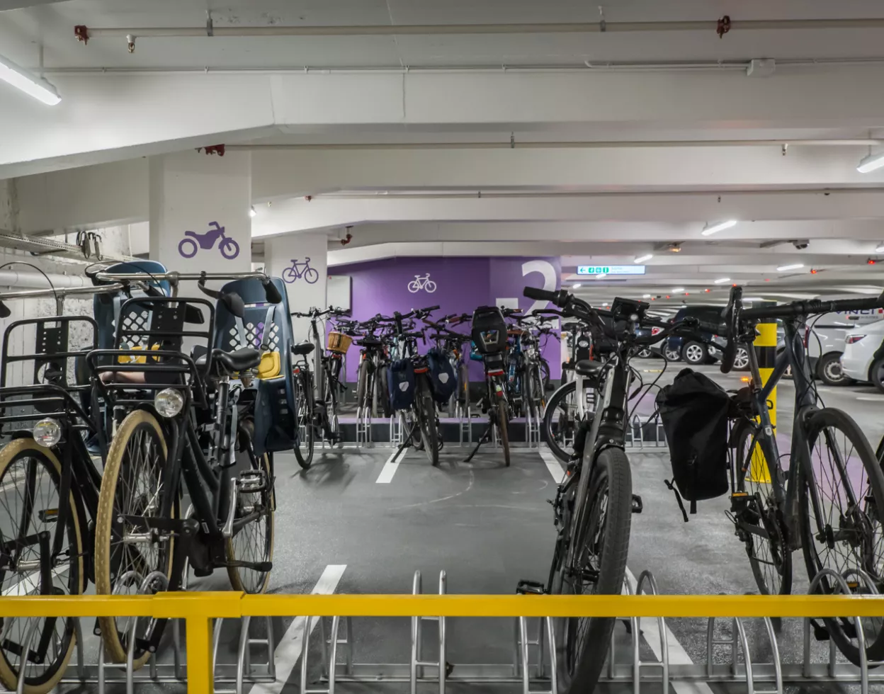 Vélos parking Pyramides
