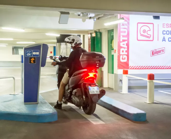 Moto parking Méditerranée