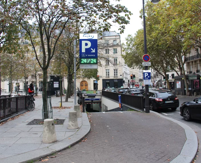 Parking St Sulpice