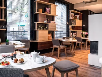 Salon petit dejeuner hotel Max
