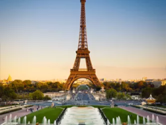 La Tour Eiffel et les jardins du Trocadero 