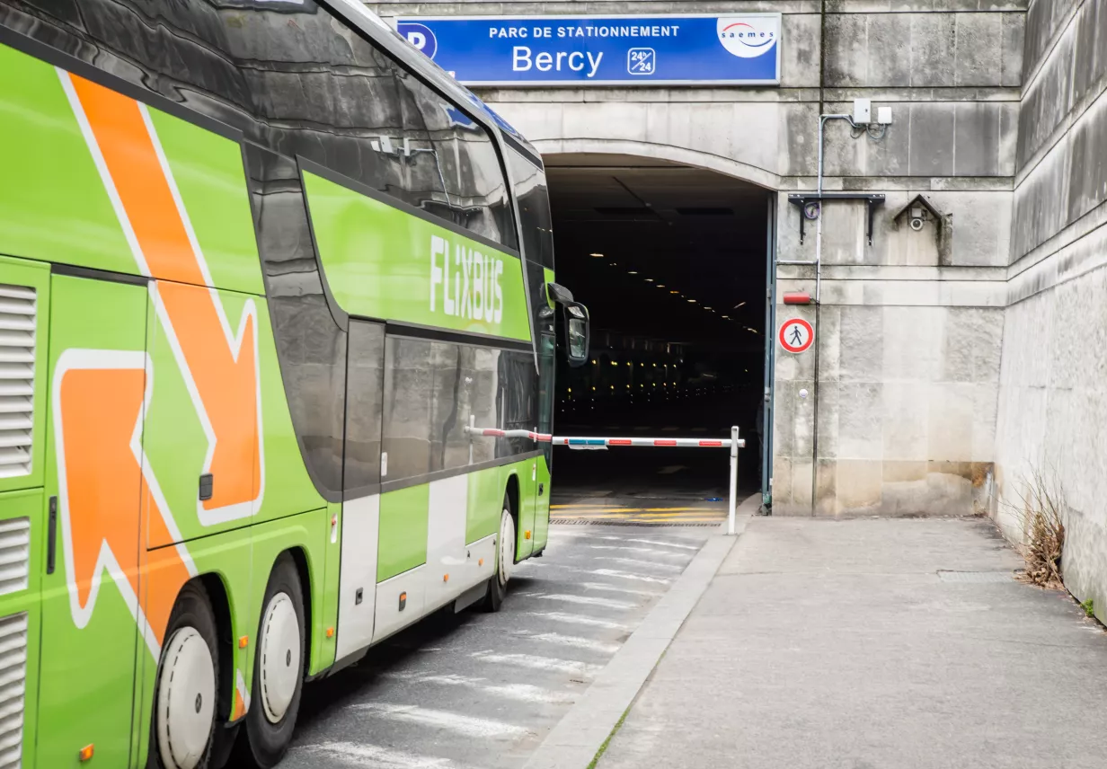 Parking_Gare_Bercy_Seine_extérieur