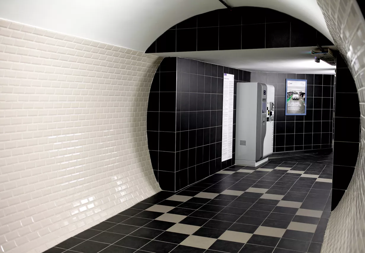 Parking_Hotel_de_Ville_hallway