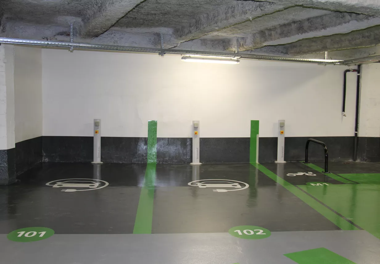 Parking_Mayran-electric_car