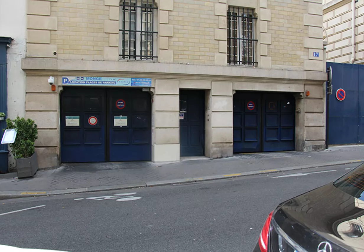 Entrée - parking Monge