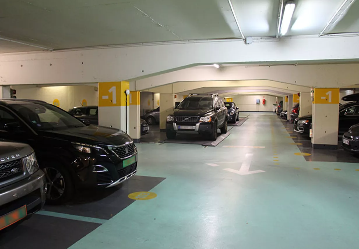 Niveau-Parking Saemes Champagny