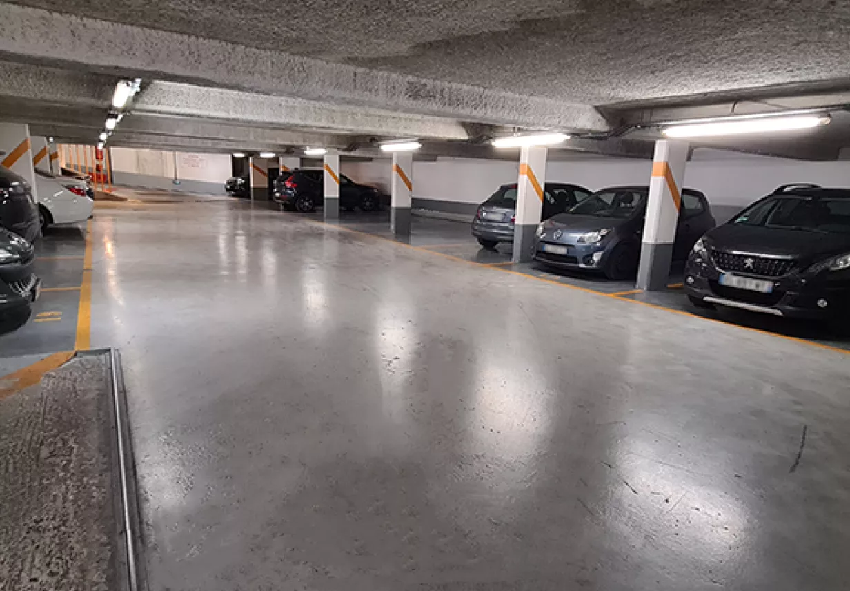 Parking Milton stationnement voiture 