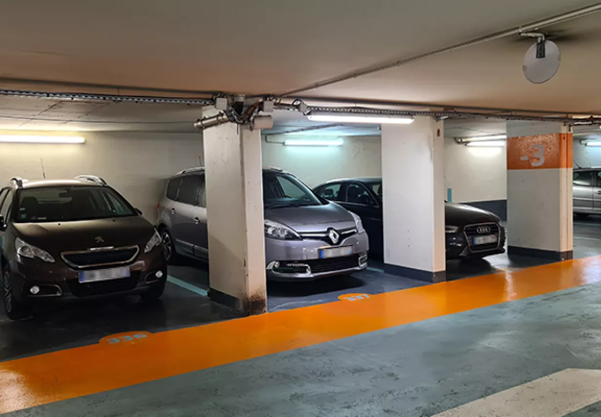 Parking Roquette places de stationnement 