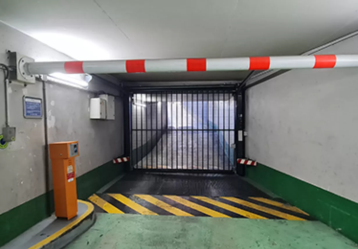 Sortie parking Jouffroy d'Abbans