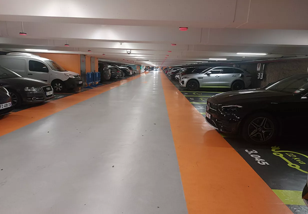 Intérieur parking Ternes