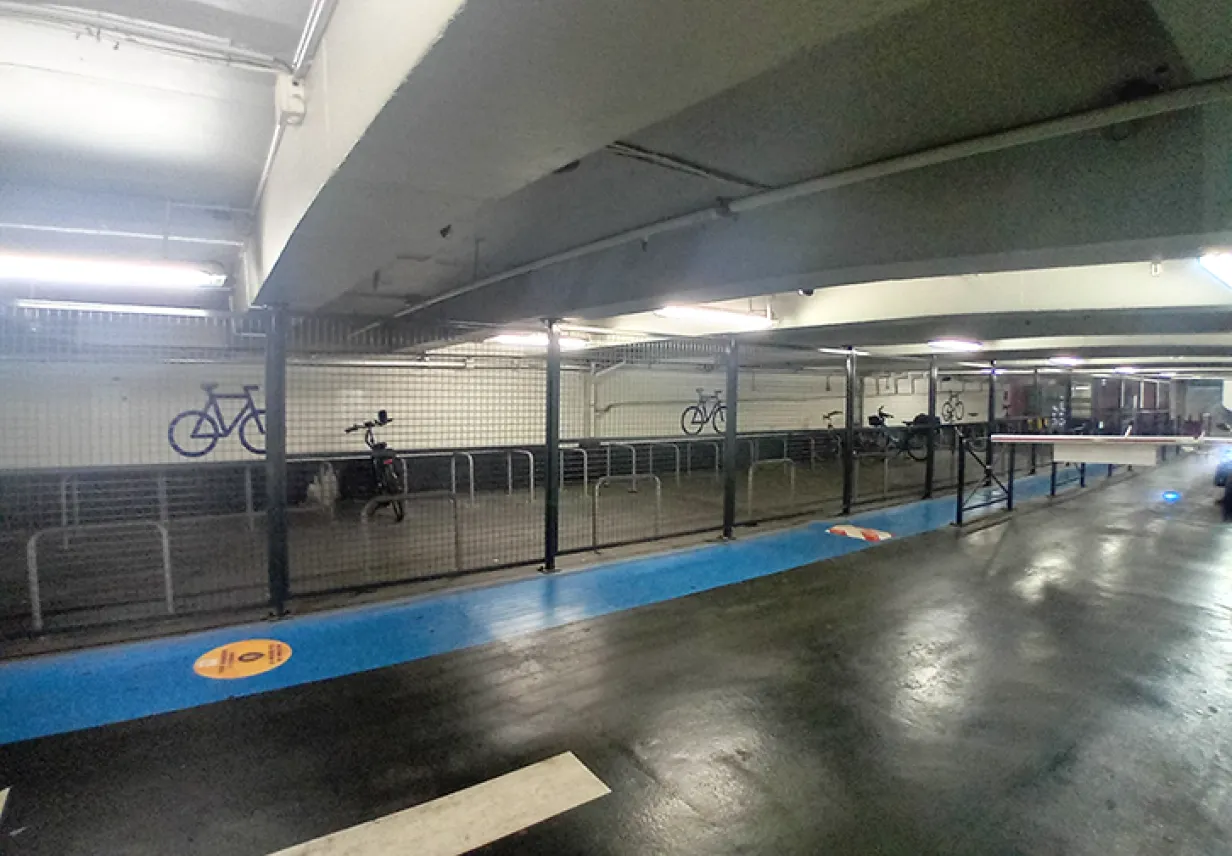 Local vélos parking George V