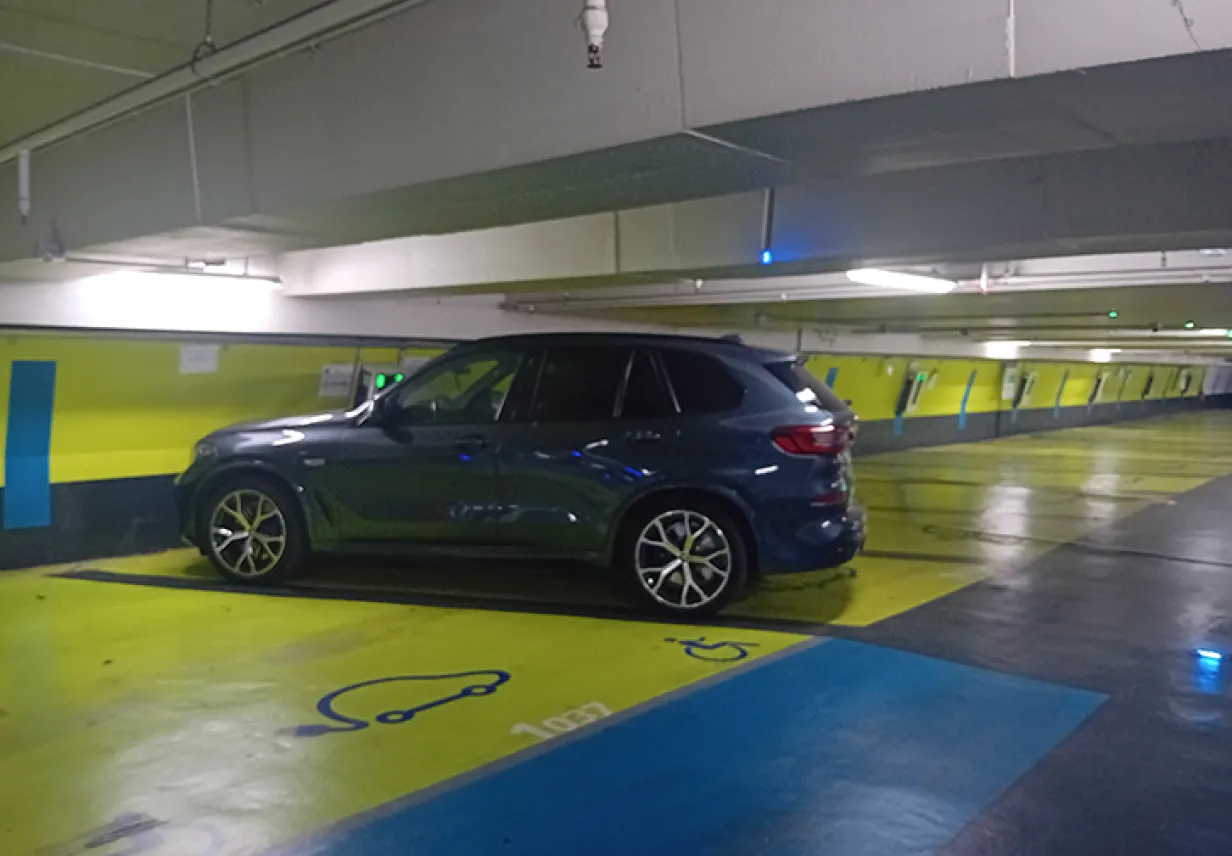 Zone BRVE parking George V
